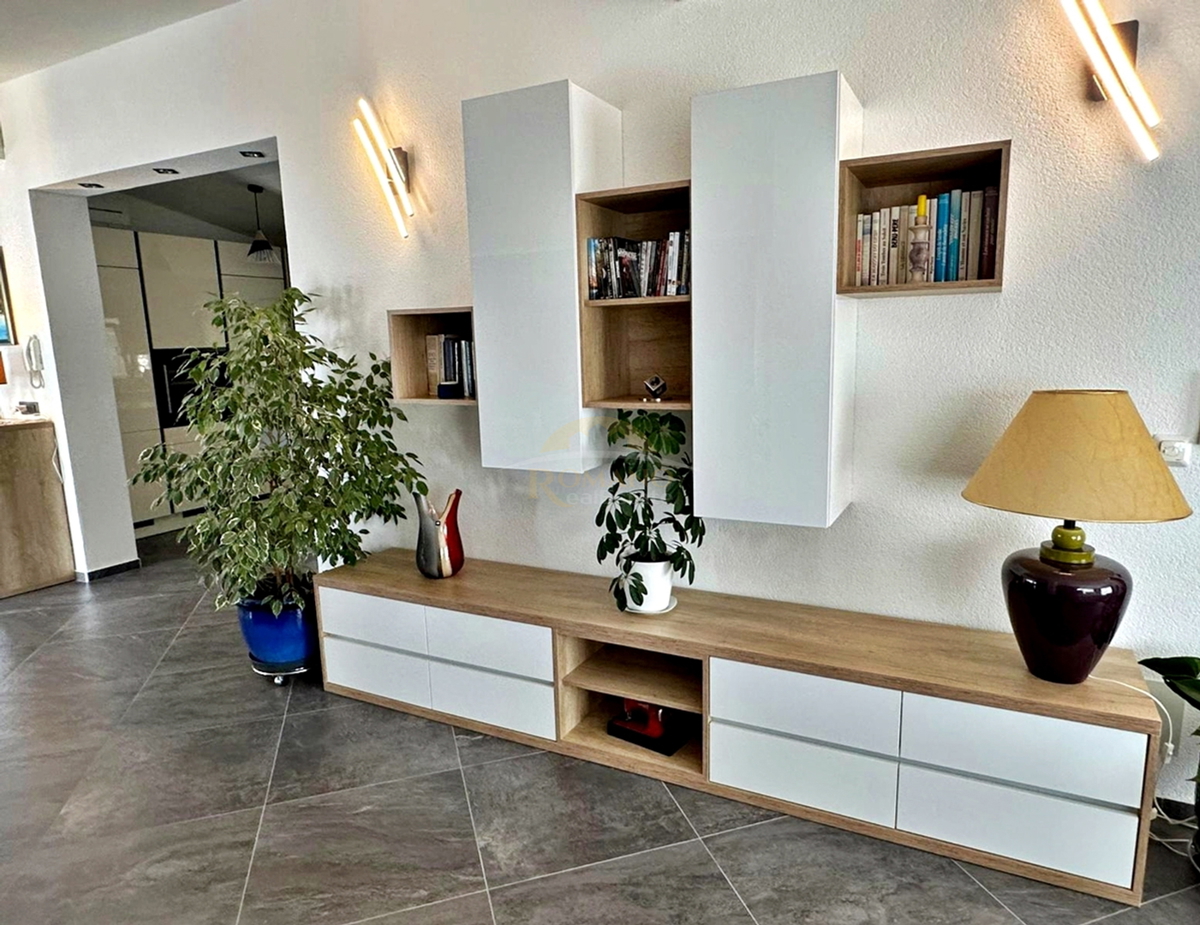 Casa finemente arredata a Čiovo/Okrug Gornji con splendida vista aperta